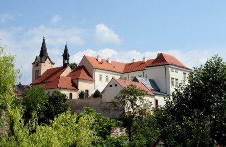 chvalsky-zamek-cerny-most-chvaly